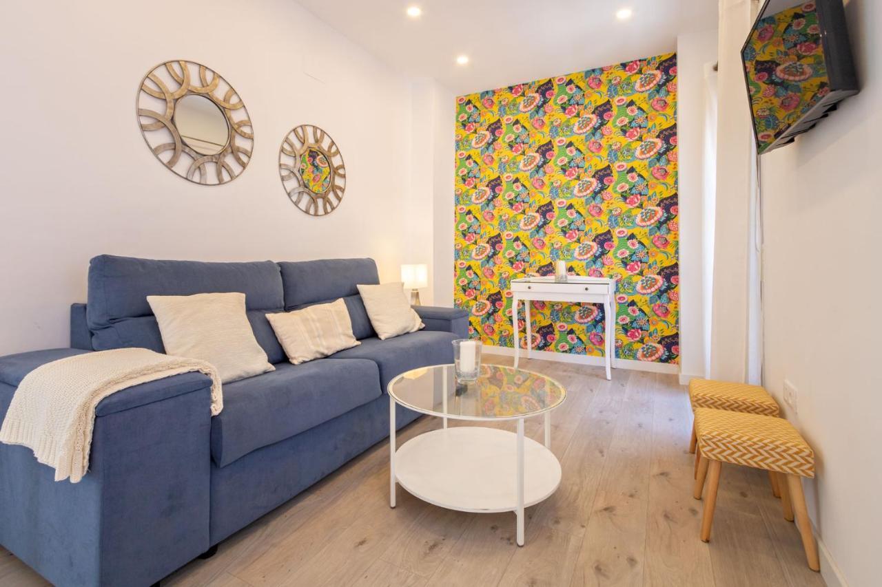 Nine O Clock San Luis Skyview Apartment เซบีญา ภายนอก รูปภาพ