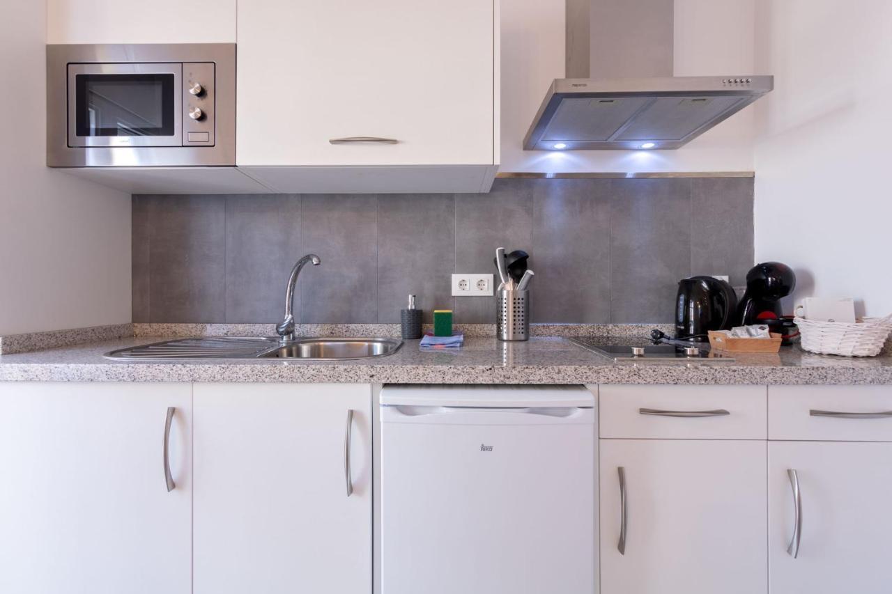 Nine O Clock San Luis Skyview Apartment เซบีญา ภายนอก รูปภาพ