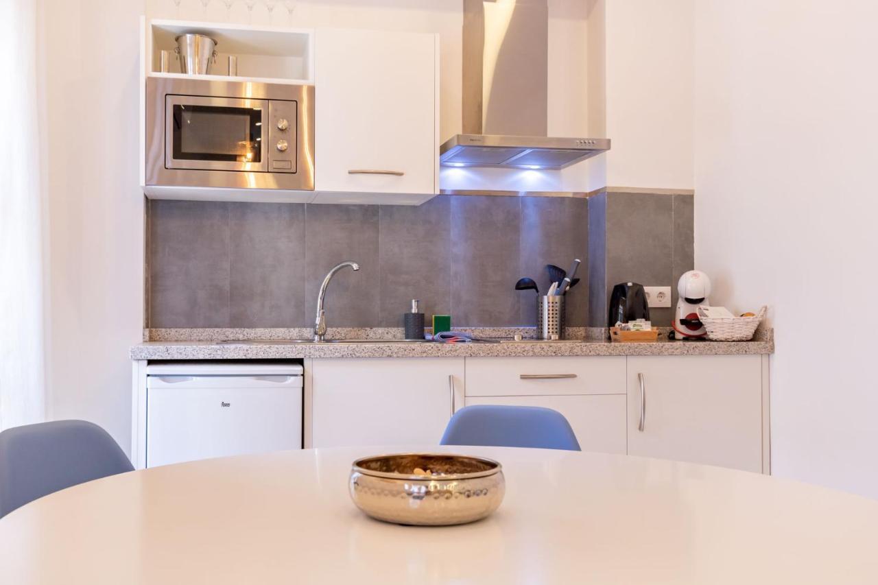 Nine O Clock San Luis Skyview Apartment เซบีญา ภายนอก รูปภาพ